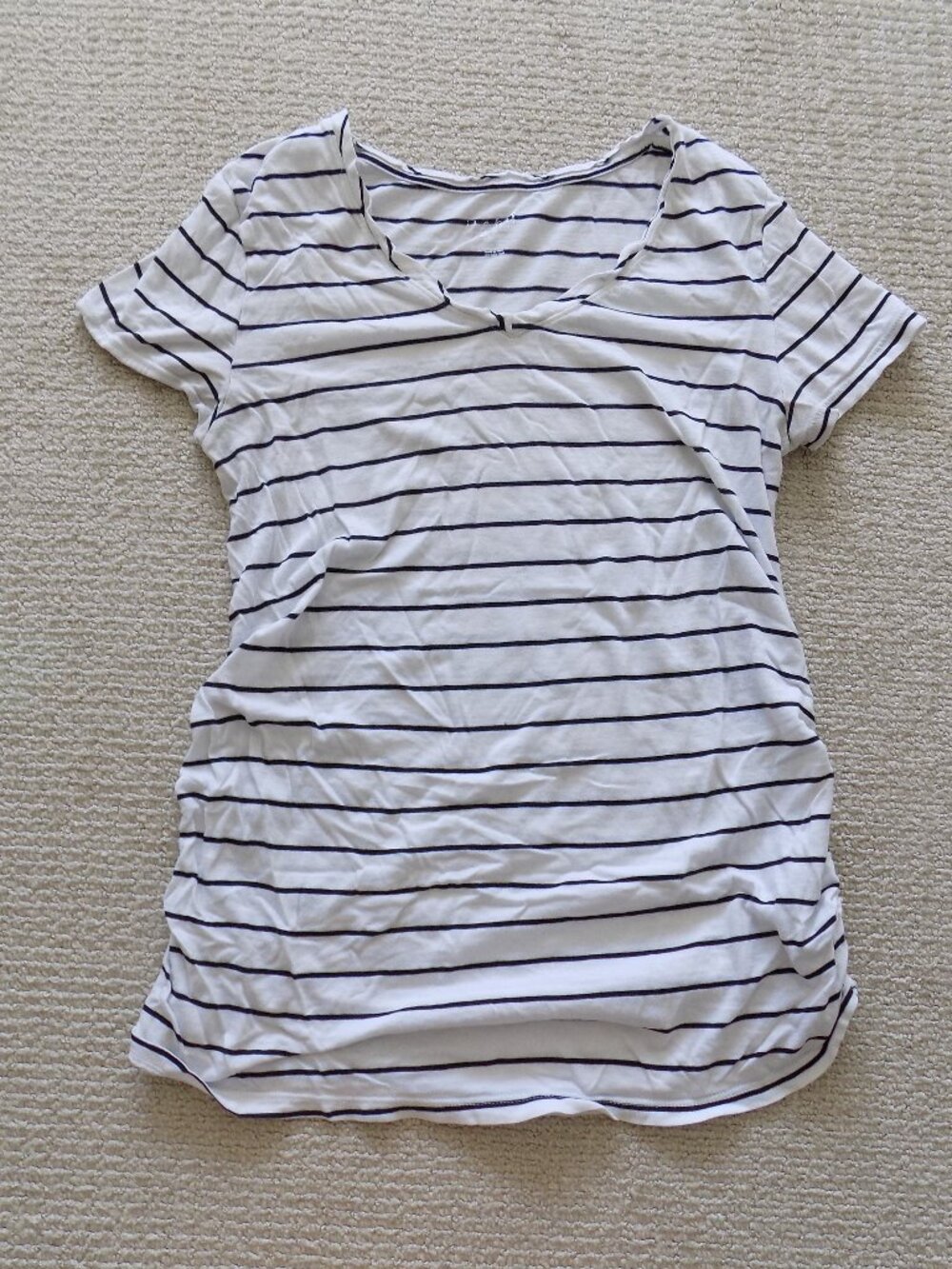 WOMENS MATERNITY INGRID & ISABEL BY TARGET SZ SMALL V NECK STRIPED T TEE SHIRT